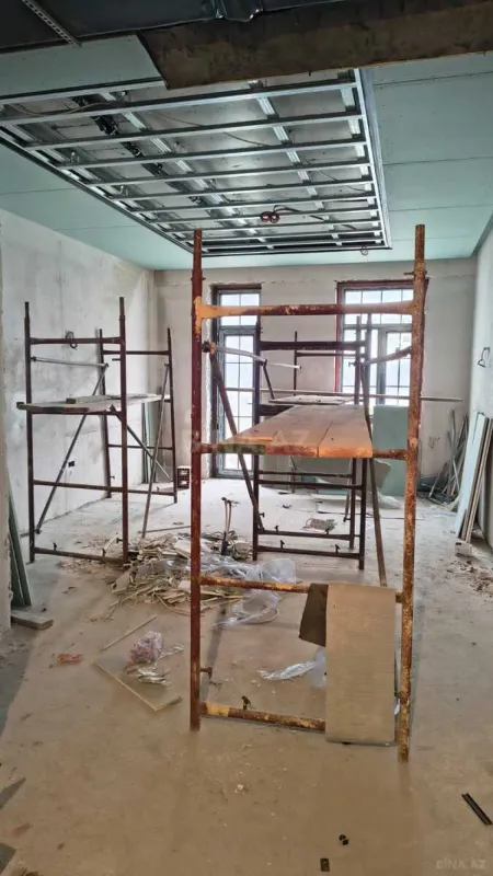 Satılır 5 otaqlı mənzil 247 m²