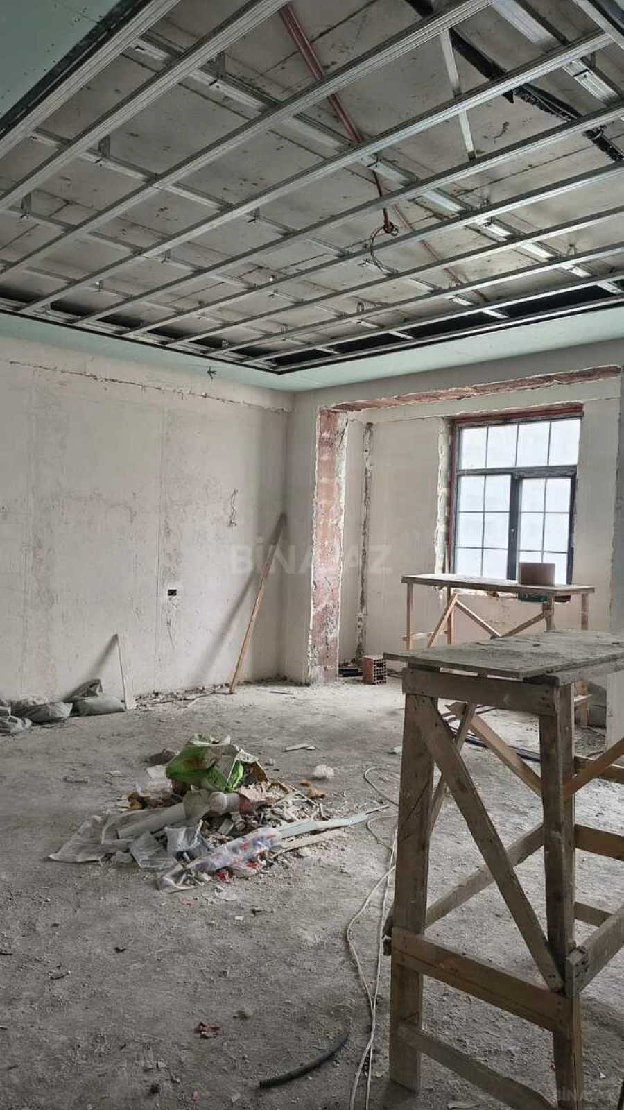 Satılır 5 otaqlı mənzil 247 m²