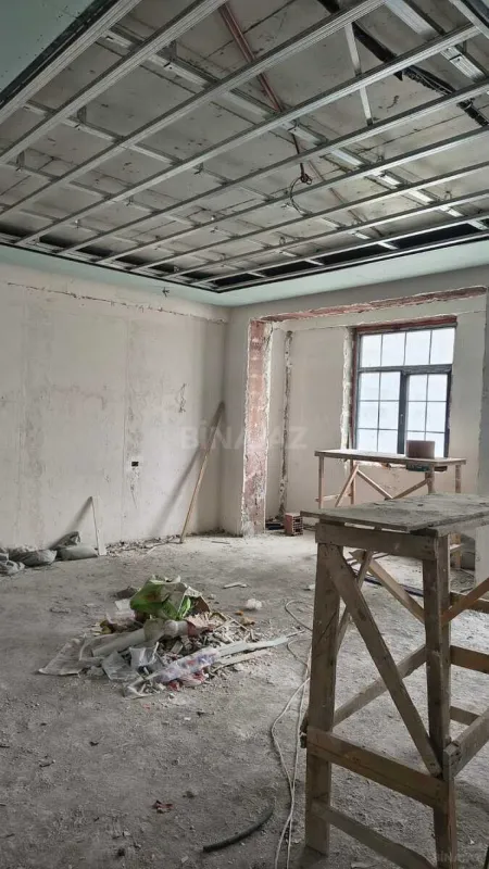 Satılır 5 otaqlı mənzil 247 m²