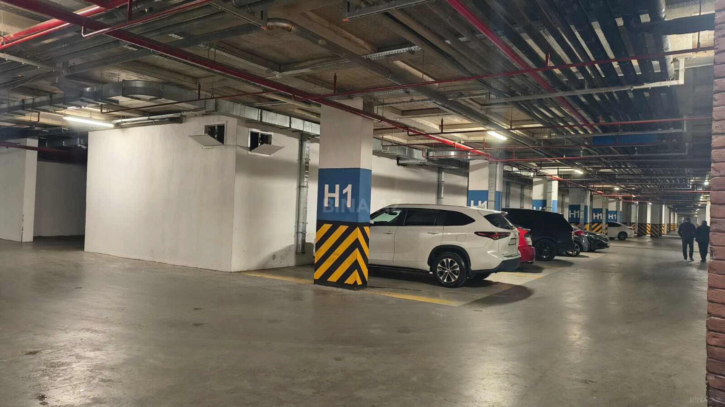 Satılır 5 otaqlı mənzil 247 m²