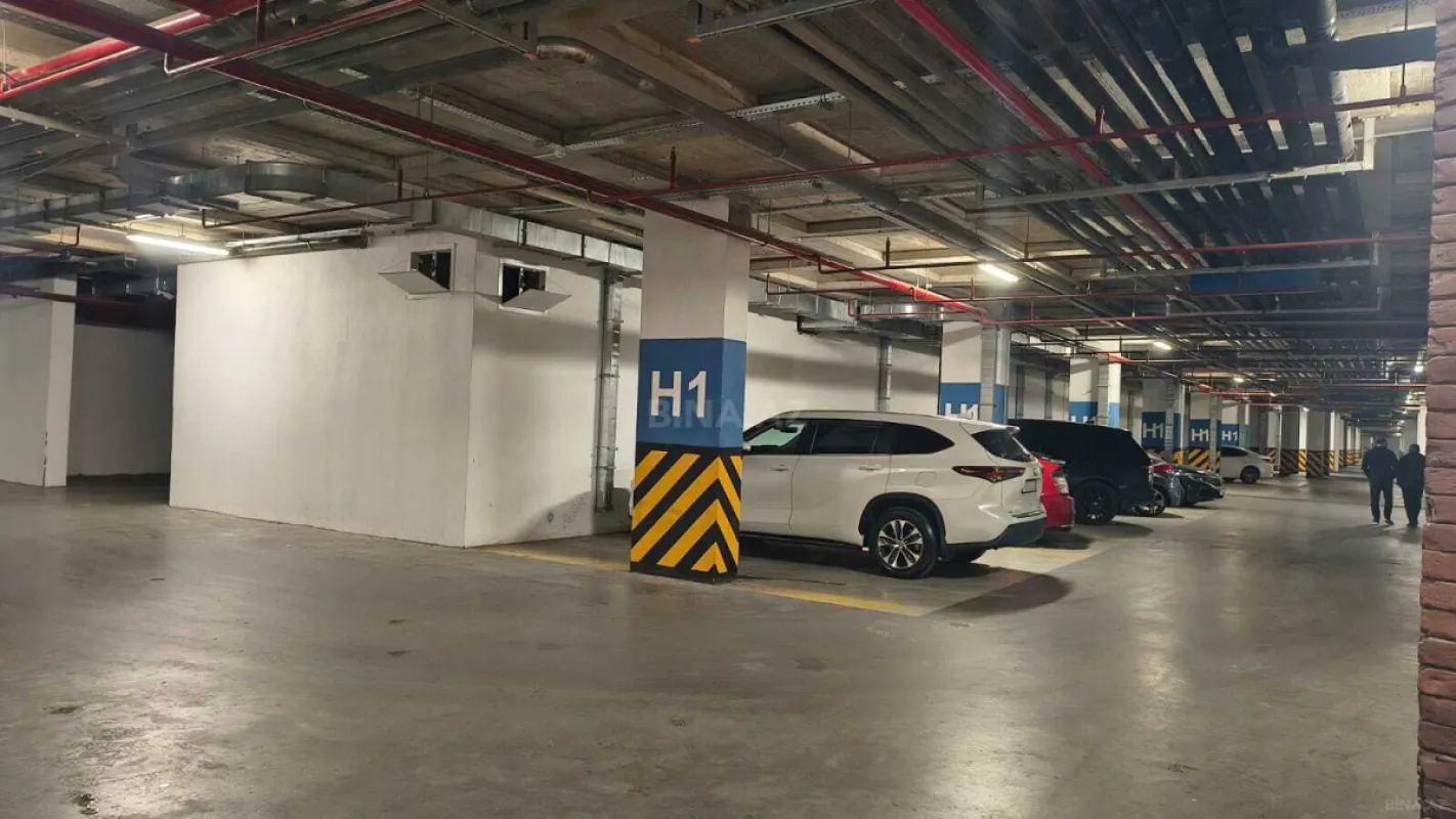 Satılır 5 otaqlı mənzil 247 m²