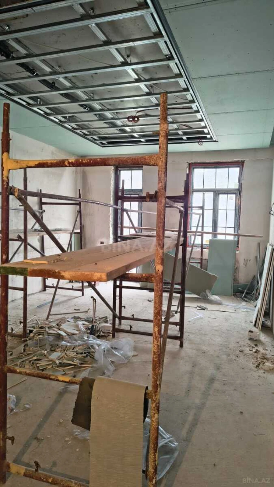 Satılır 5 otaqlı mənzil 247 m²