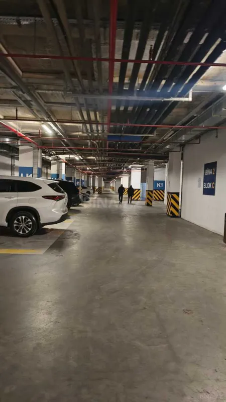 Satılır 5 otaqlı mənzil 247 m²