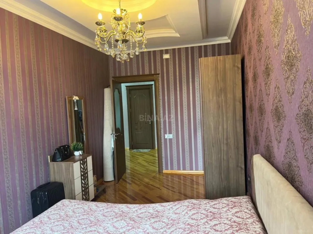 Satılır 3 otaqlı mənzil 120 m²