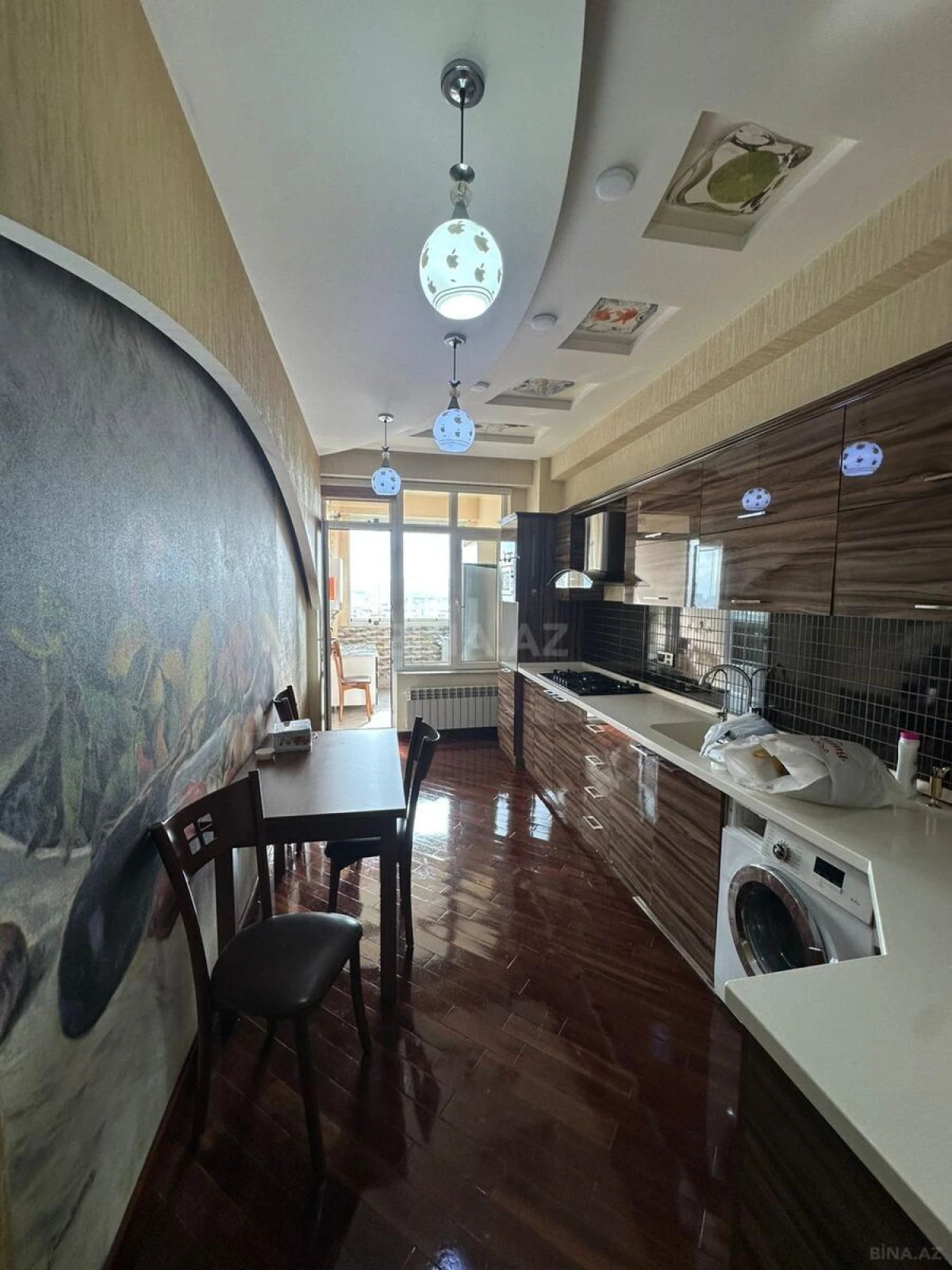 Kirayə verilir 3 otaqlı mənzil 150 m²