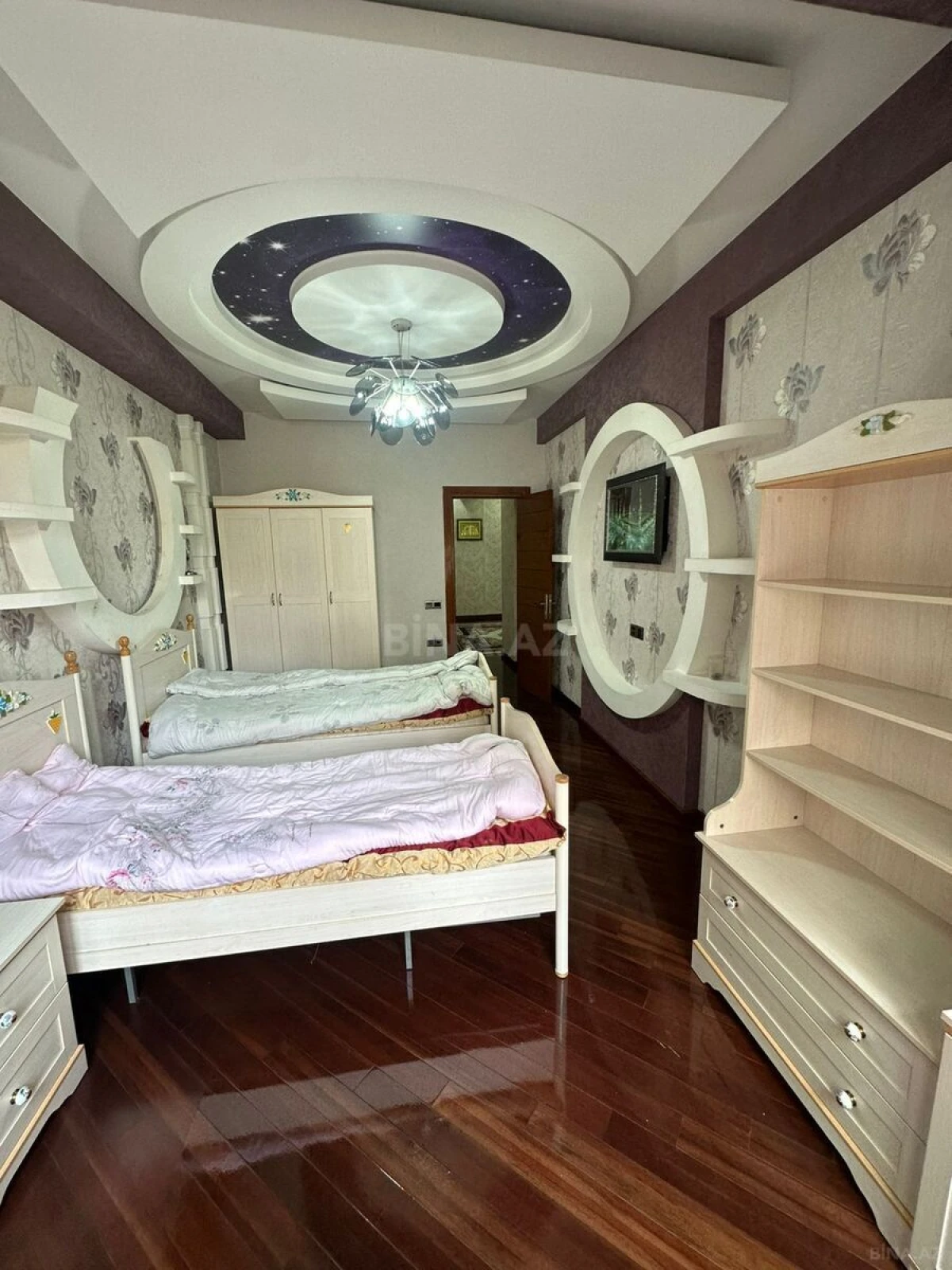 Kirayə verilir 3 otaqlı mənzil 150 m²