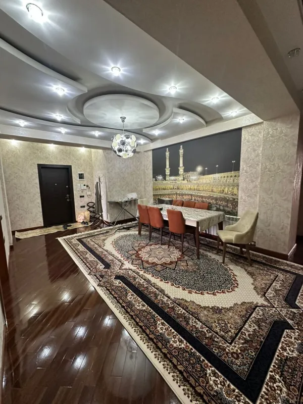 Kirayə verilir 3 otaqlı mənzil 150 m²