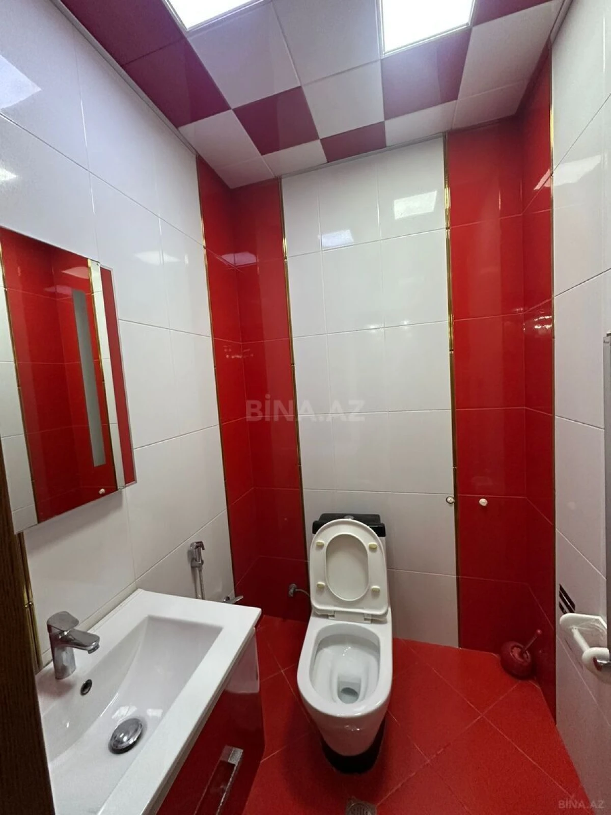 Kirayə verilir 3 otaqlı mənzil 150 m²