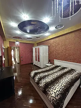 Kirayə verilir 3 otaqlı mənzil 150 m²