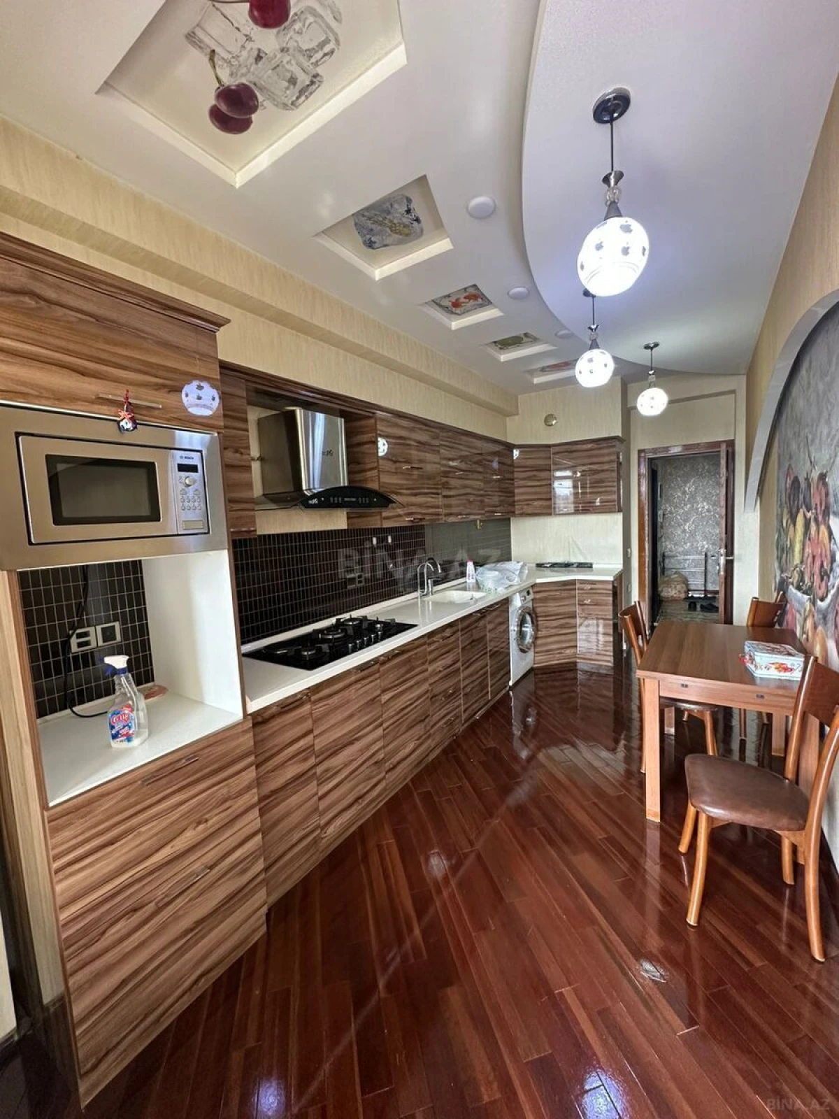 Kirayə verilir 3 otaqlı mənzil 150 m²