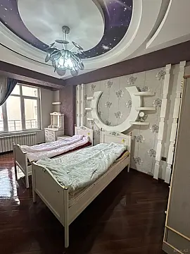 Kirayə verilir 3 otaqlı mənzil 150 m²