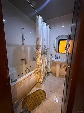 Satılır 3 otaqlı mənzil 128 m²