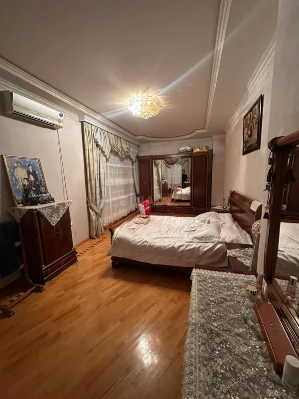 Satılır 3 otaqlı mənzil 128 m²
