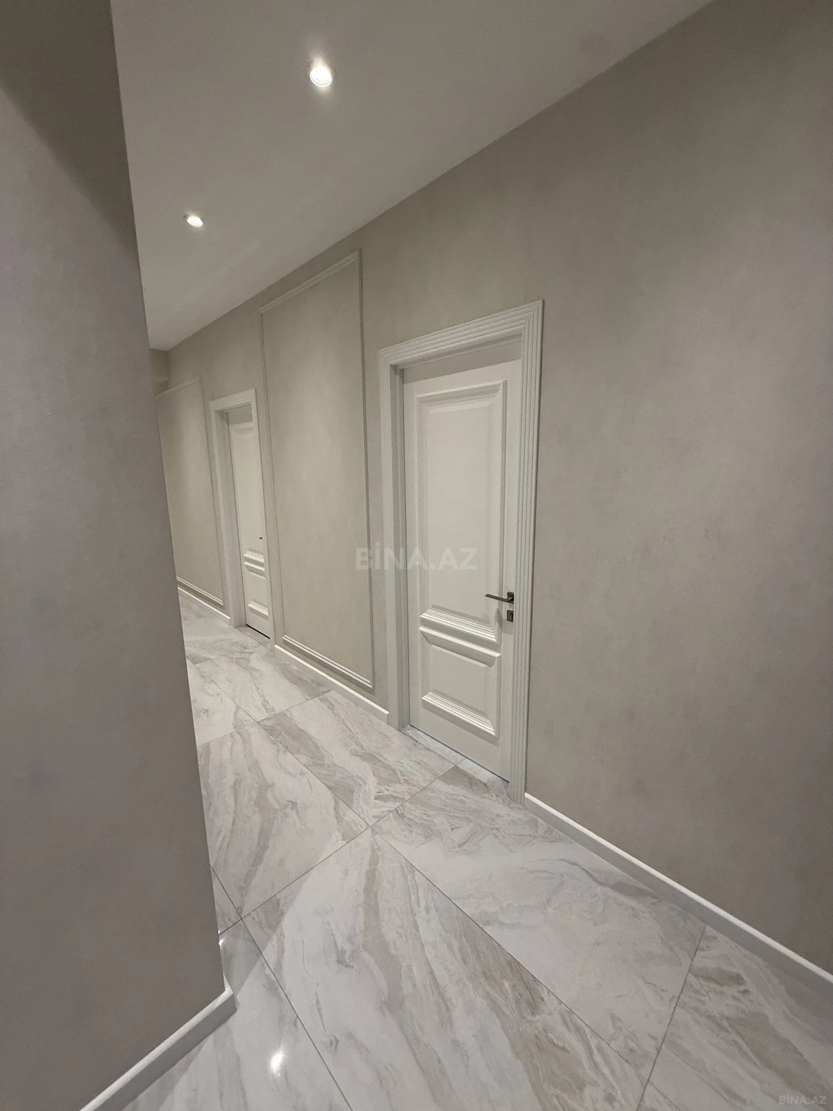 Satılır 3 otaqlı mənzil 125 m²