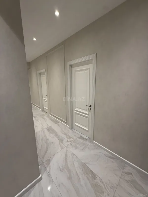 Satılır 3 otaqlı mənzil 125 m²