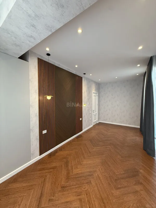 Satılır 3 otaqlı mənzil 125 m²