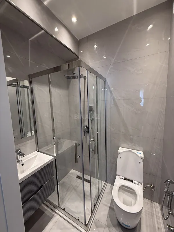Satılır 3 otaqlı mənzil 125 m²