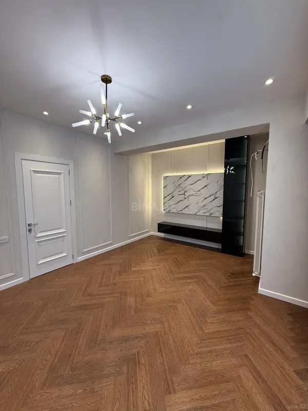 Satılır 3 otaqlı mənzil 125 m²