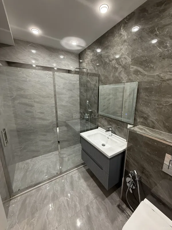 Satılır 3 otaqlı mənzil 125 m²