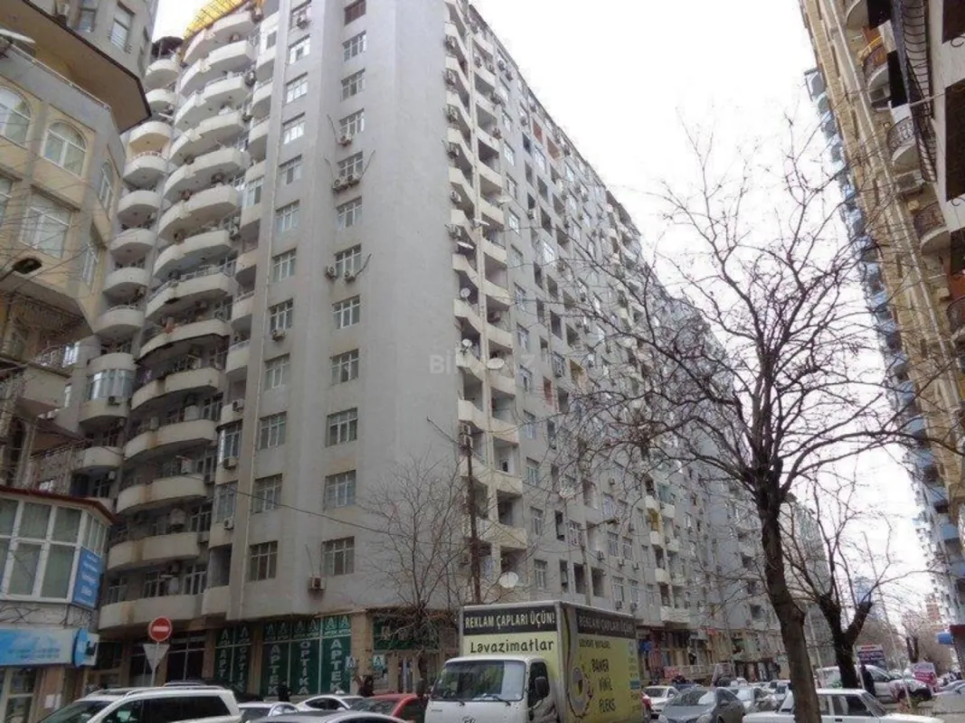 Satılır 3 otaqlı mənzil 110 m²