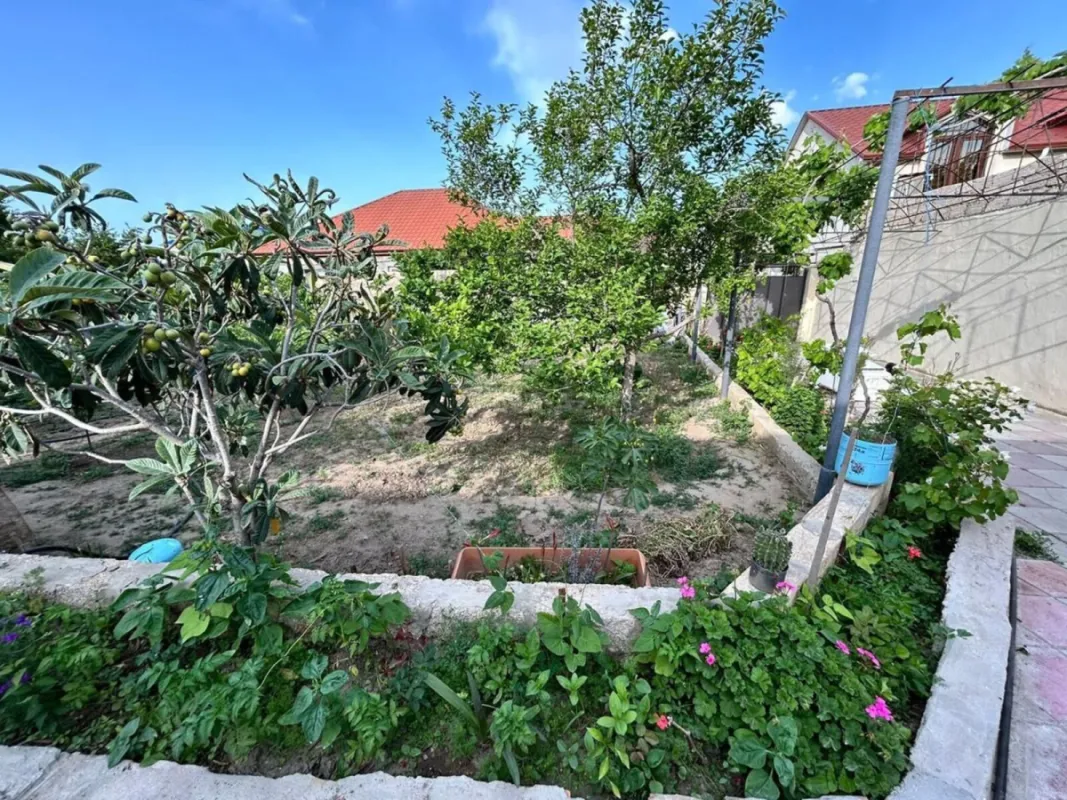 Satılır 6 otaqlı həyət evi 170 m²