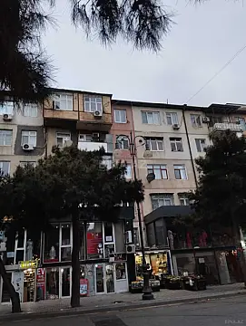 Satılır 3 otaqlı mənzil 75 m² — Bakı, Memar Əcəmi yanı 3 otaq 75.00 m²