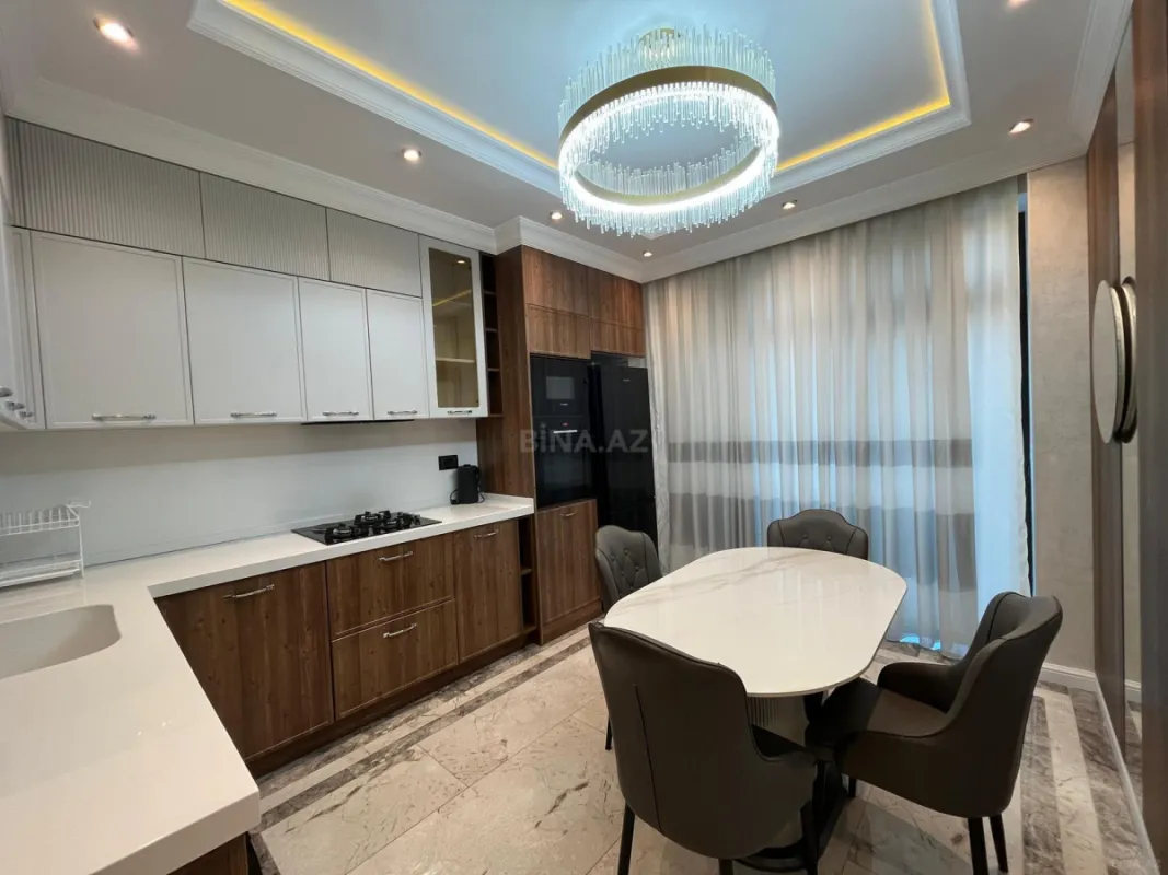Kirayə verilir 2 otaqlı mənzil 105 m²