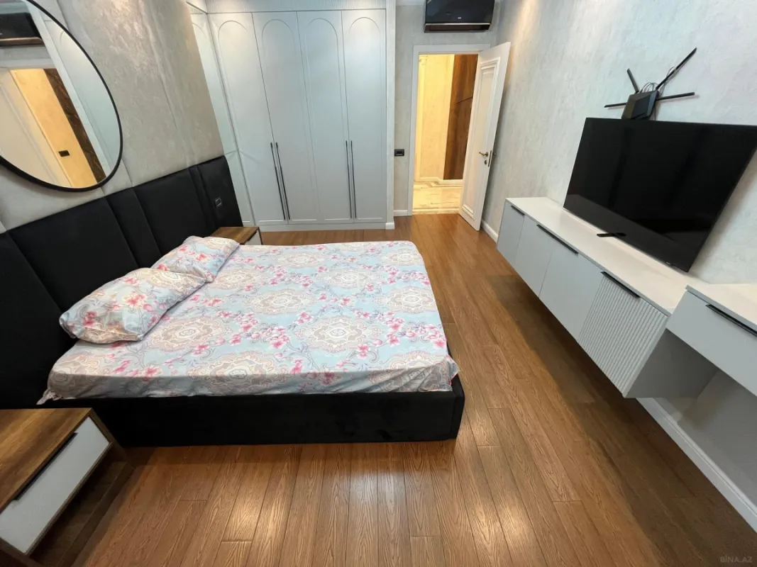 Kirayə verilir 2 otaqlı mənzil 105 m²