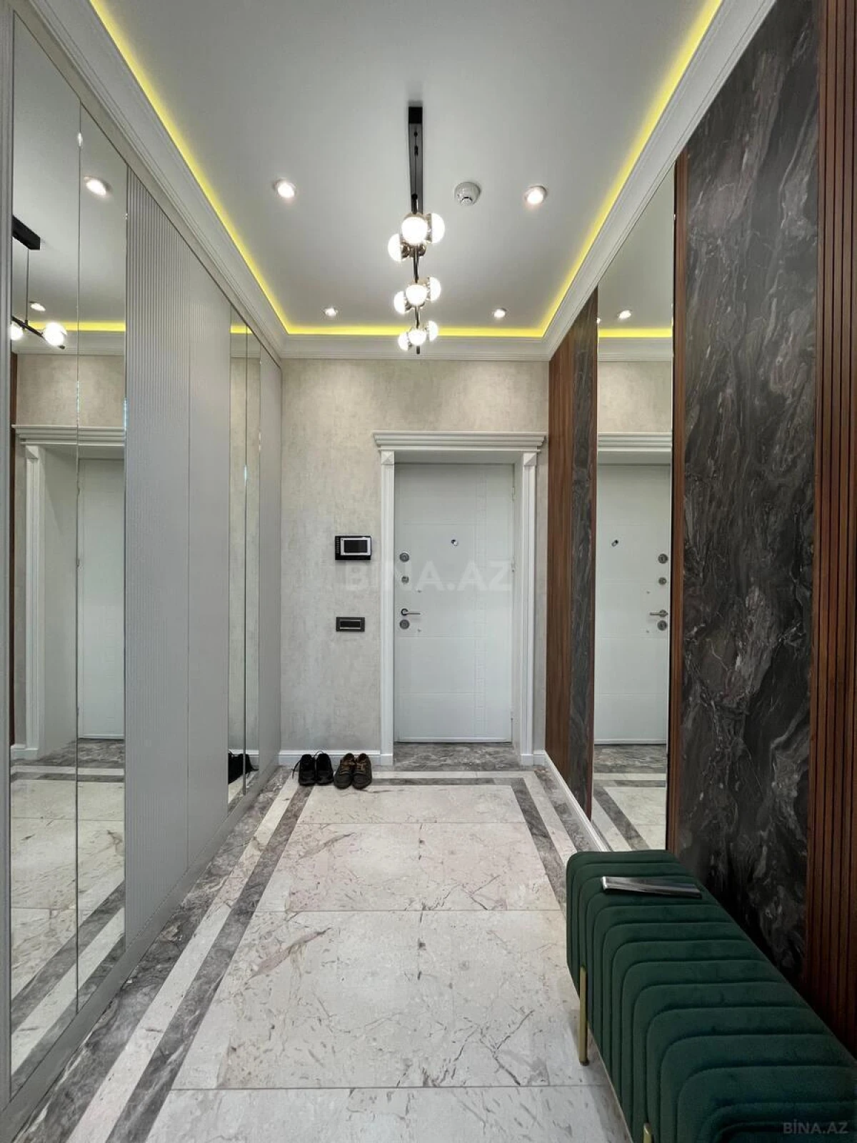 Kirayə verilir 2 otaqlı mənzil 105 m²