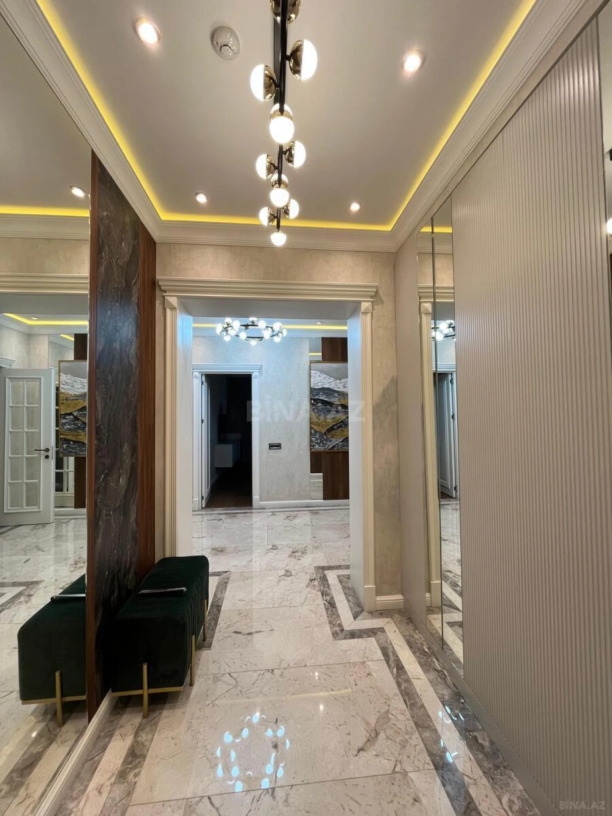 Kirayə verilir 2 otaqlı mənzil 105 m²