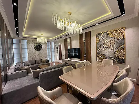 Kirayə verilir 2 otaqlı mənzil 105 m²