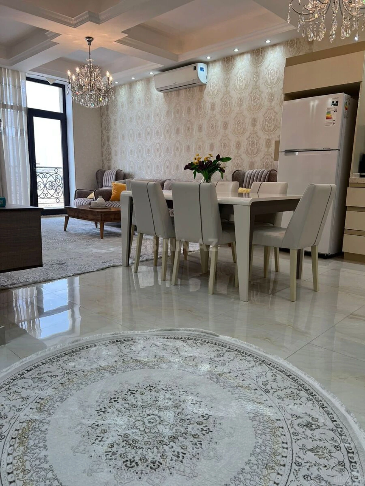 Kirayə verilir 2 otaqlı mənzil 78 m²