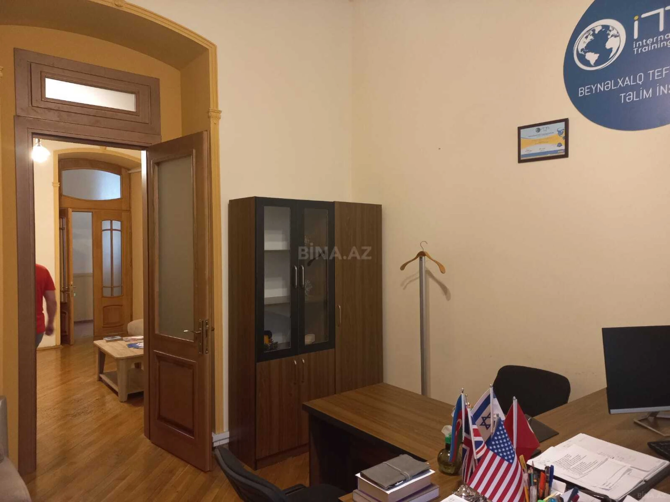 Kirayə verilir 4 otaqlı ofis 180 m²