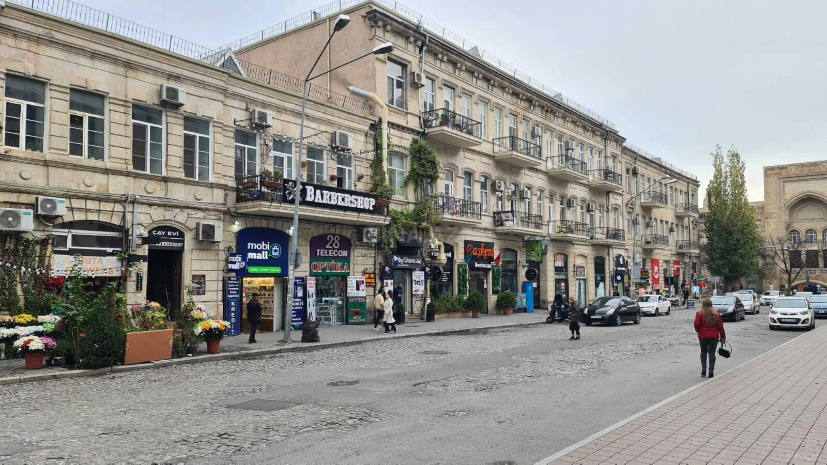 Kirayə verilir 4 otaqlı ofis 180 m²