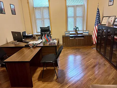 Kirayə verilir 4 otaqlı ofis 180 m²