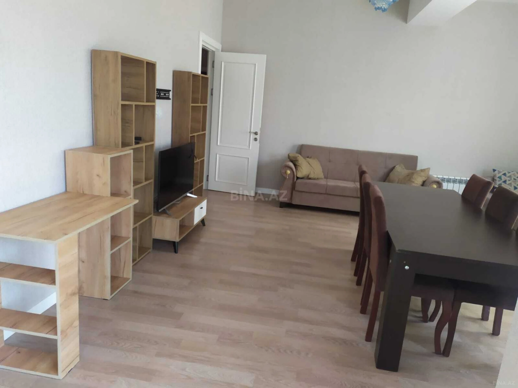 Kirayə verilir 2 otaqlı mənzil 80 m²