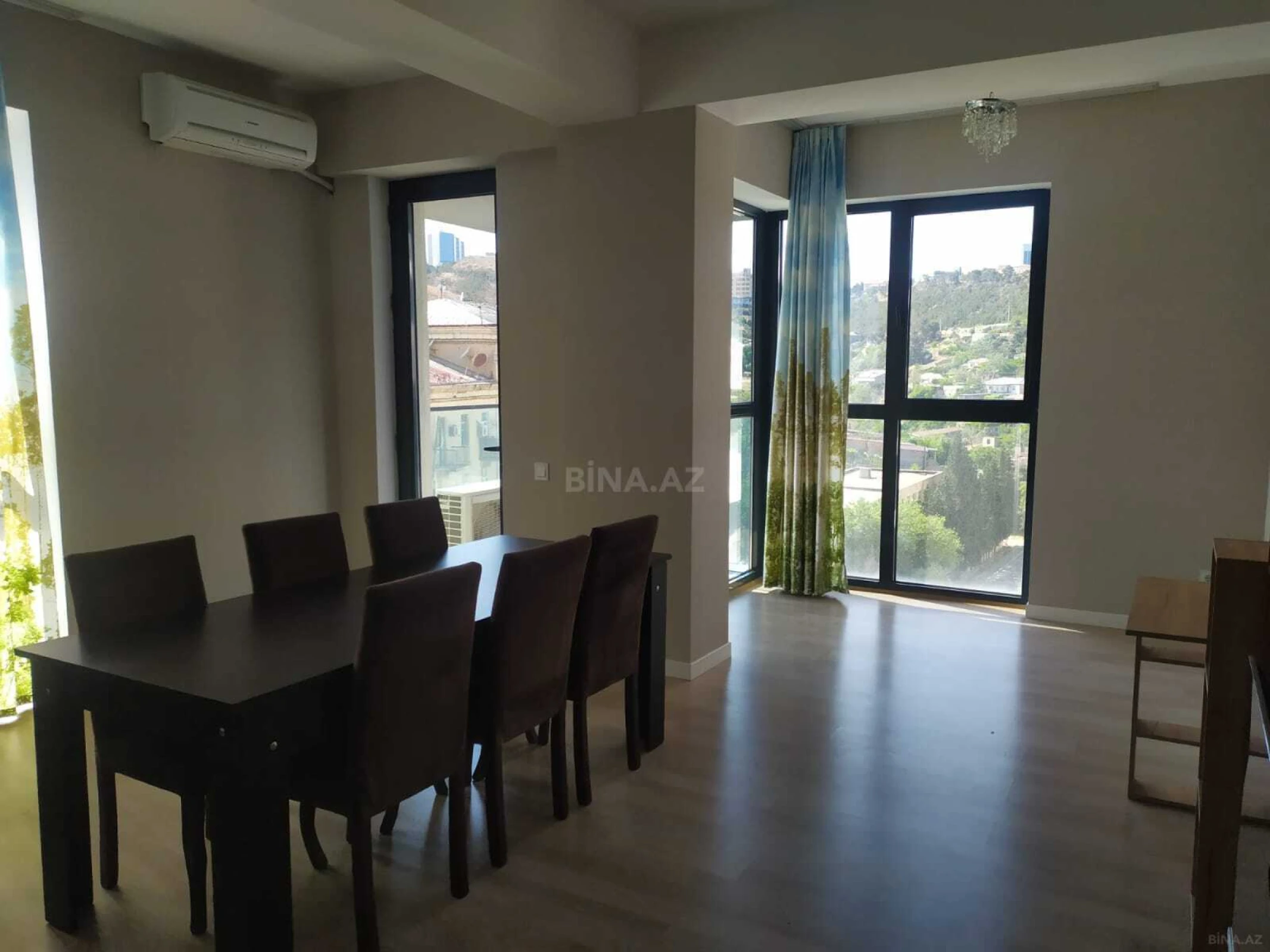 Kirayə verilir 2 otaqlı mənzil 80 m²