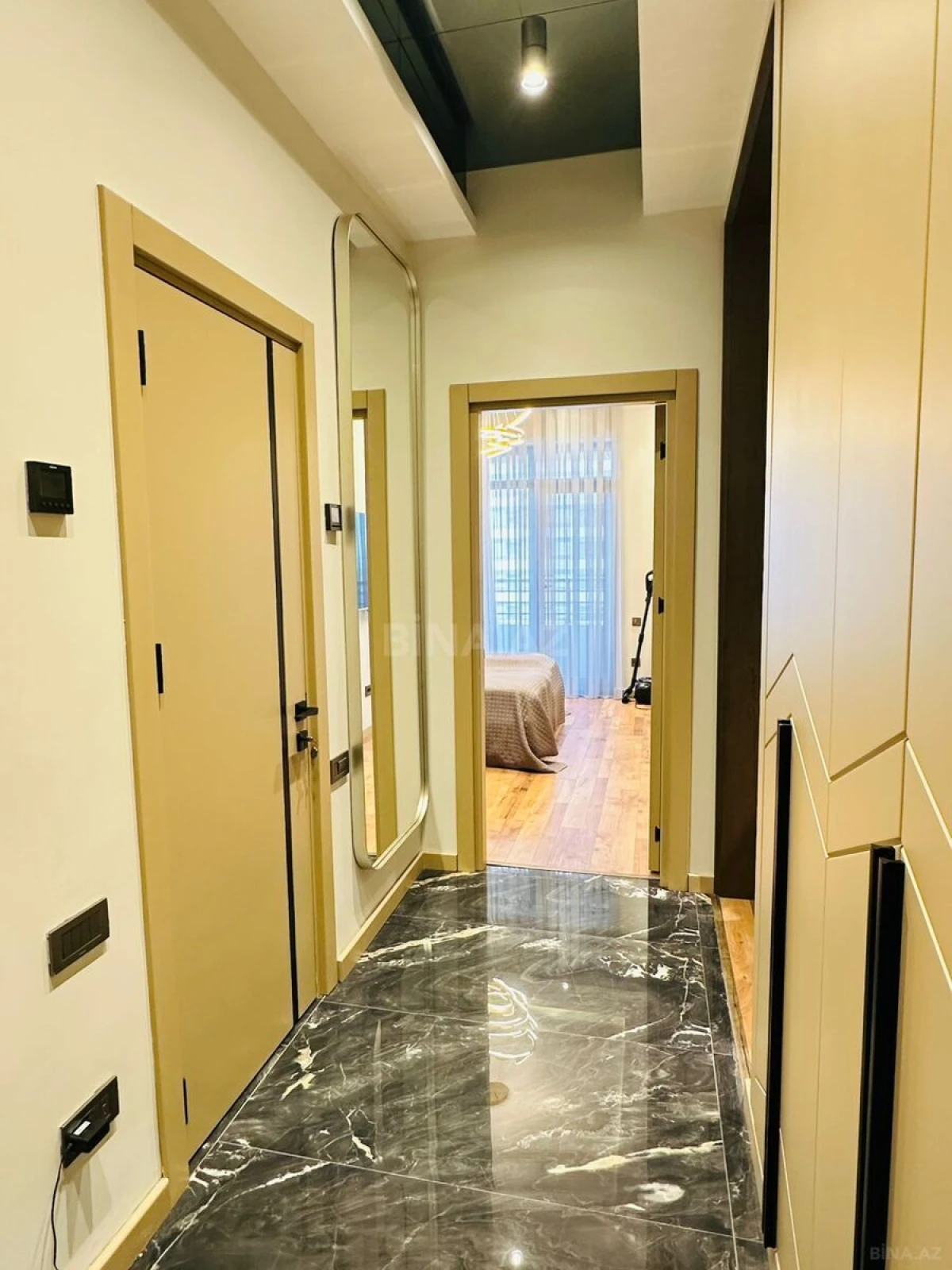 Kirayə verilir 2 otaqlı mənzil 67 m²