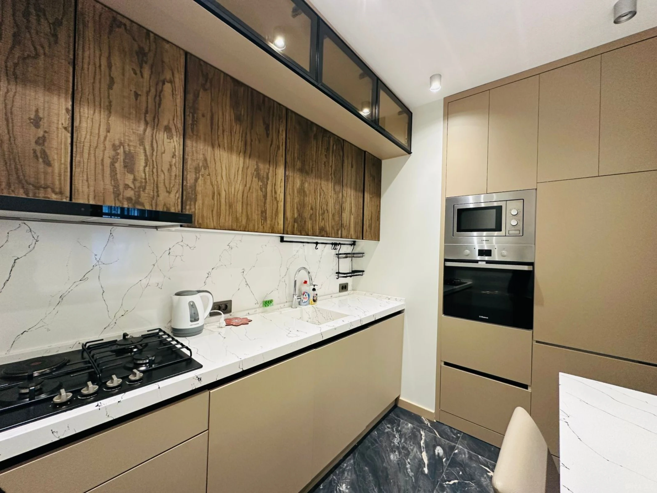 Kirayə verilir 2 otaqlı mənzil 67 m²