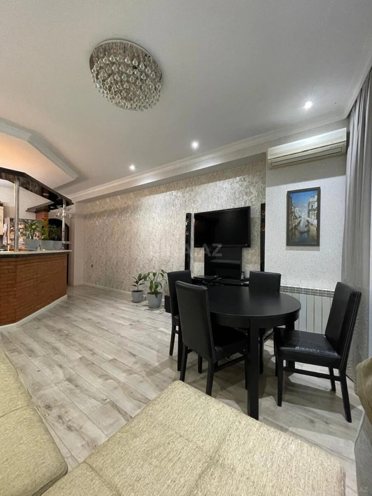 Satılır 2 otaqlı mənzil 70 m²