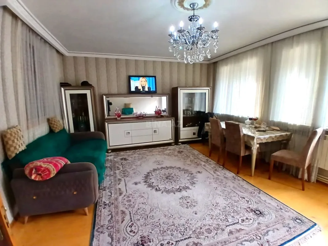 Satılır 3 otaqlı mənzil 120 m²