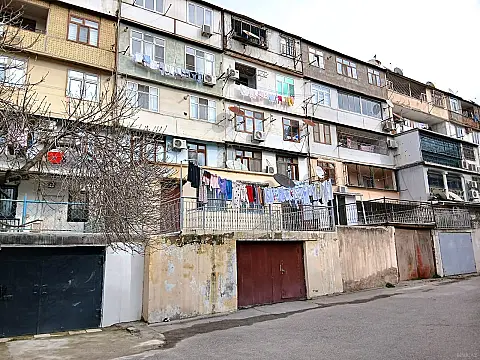 Satılır 3 otaqlı mənzil 120 m²