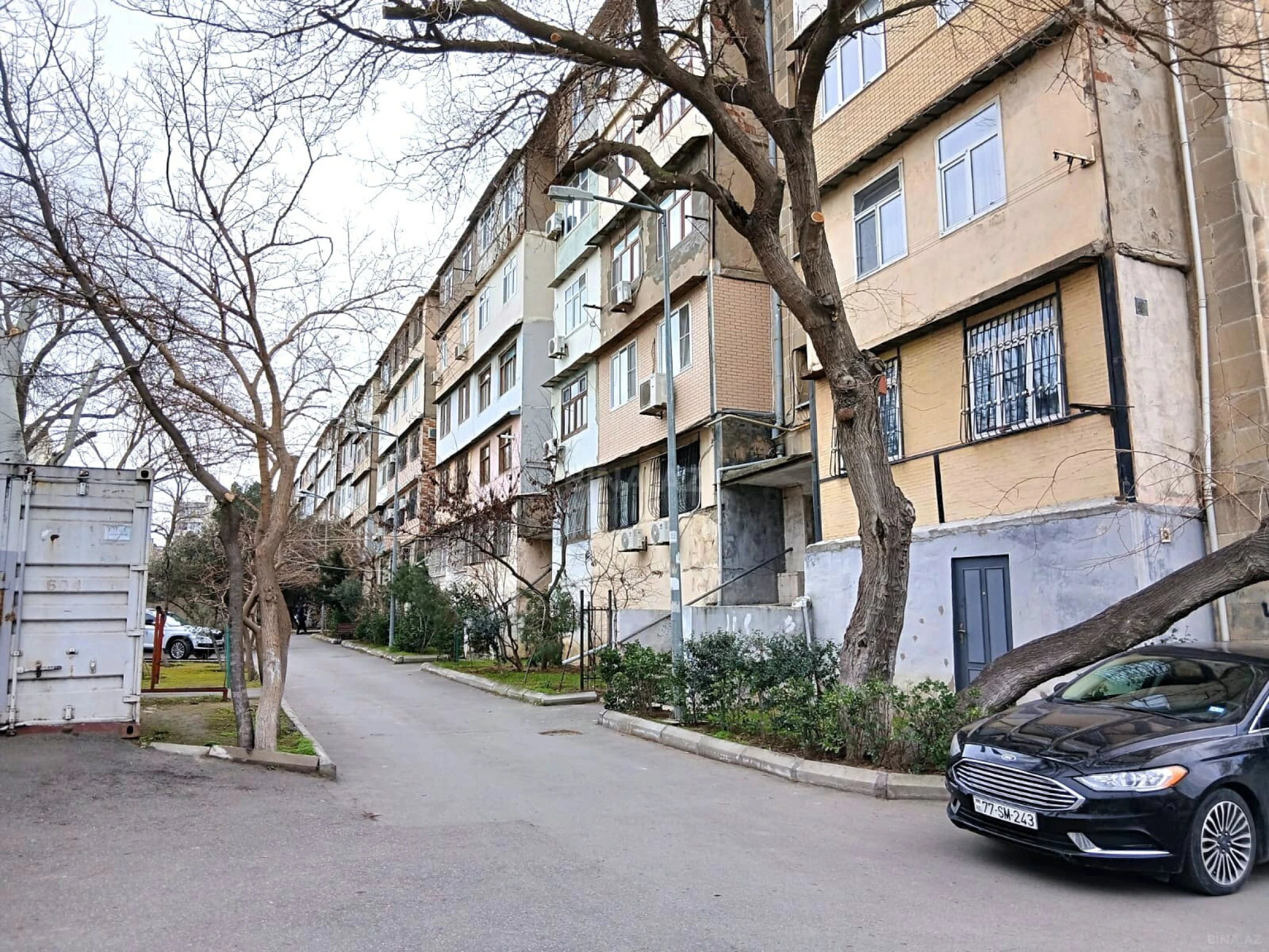 Satılır 3 otaqlı mənzil 120 m²