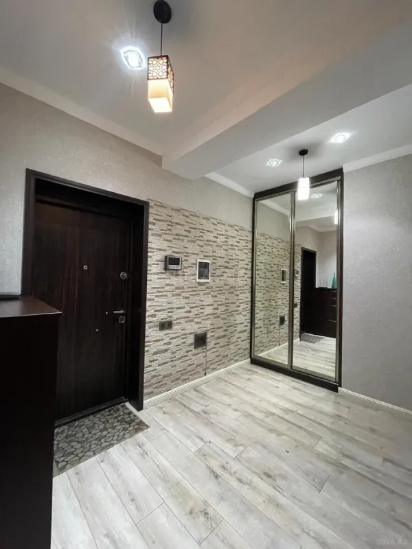 Satılır 2 otaqlı mənzil 70 m²
