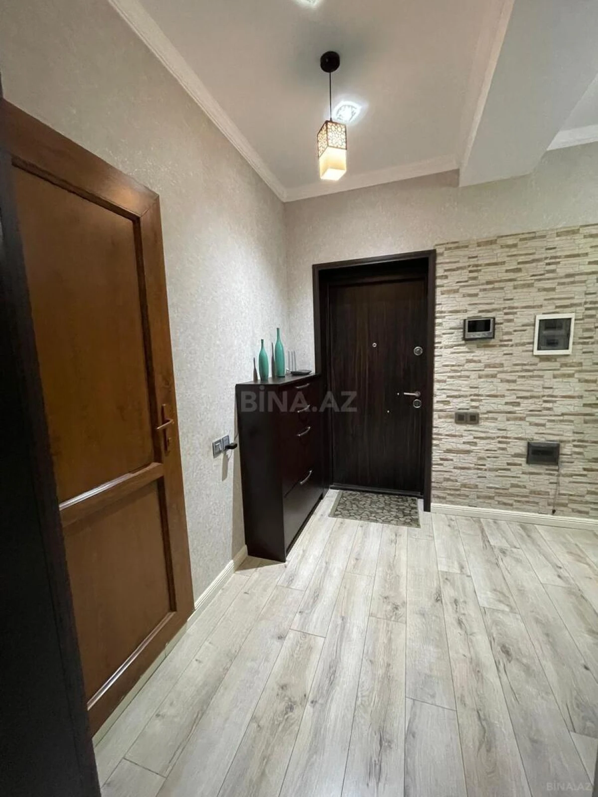 Satılır 2 otaqlı mənzil 70 m²