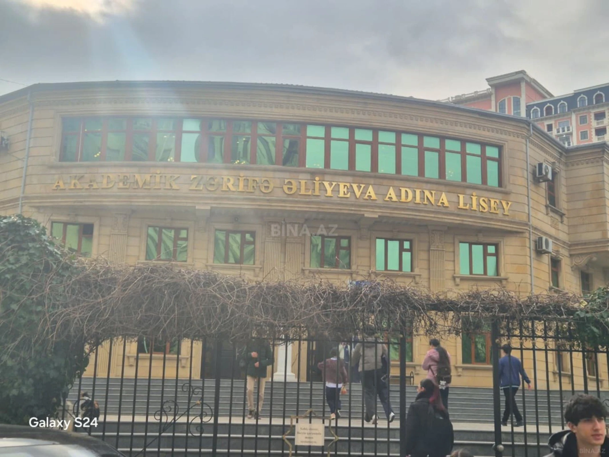 Satılır 3 otaqlı mənzil 68 m²