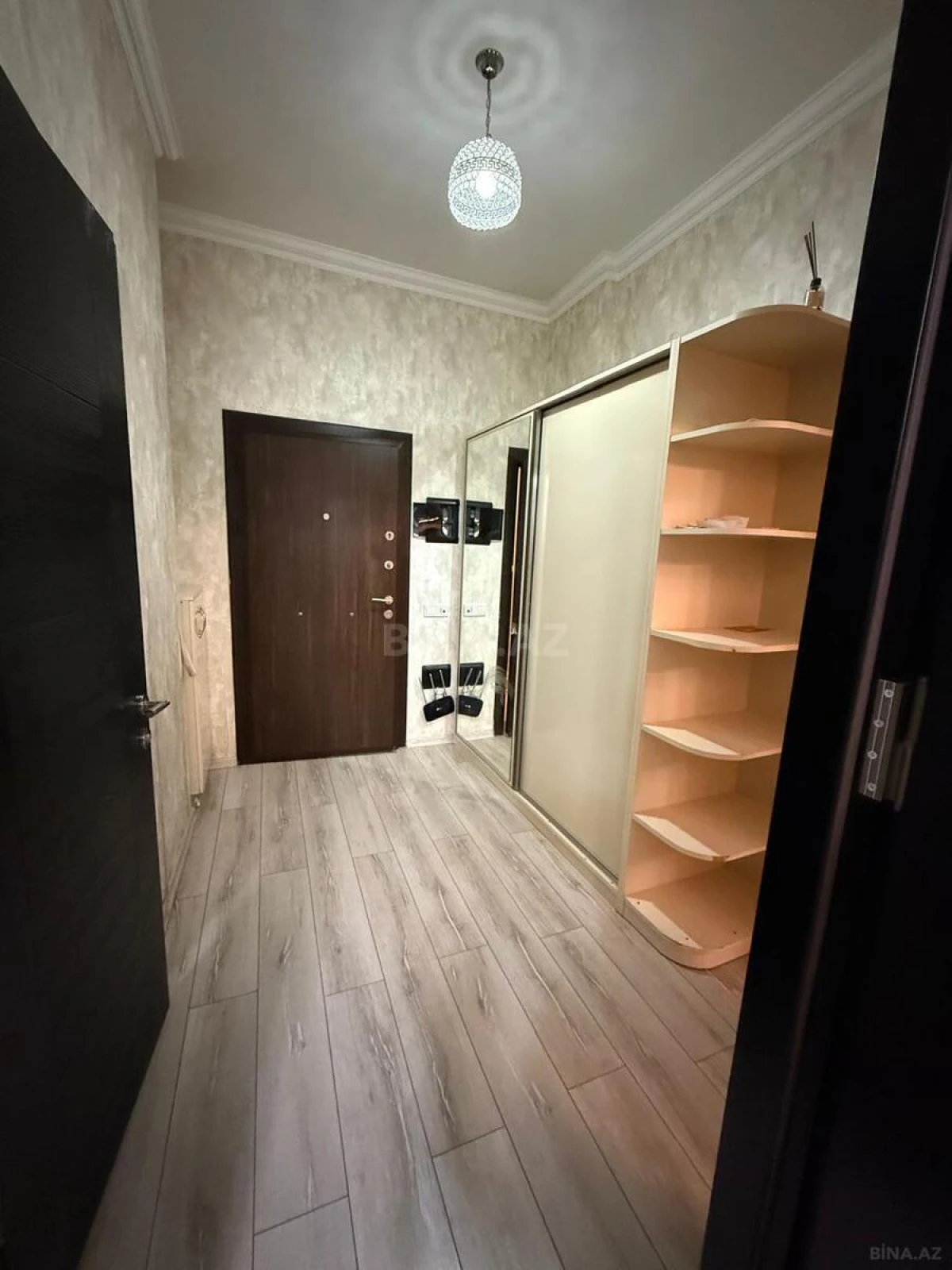 Kirayə verilir 2 otaqlı mənzil 60 m²