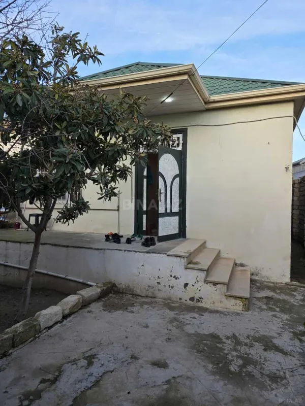 Satılır 4 otaqlı həyət evi 100 m²