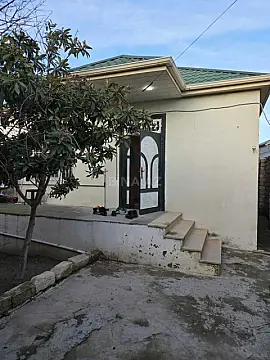Satılır 4 otaqlı həyət evi 100 m²