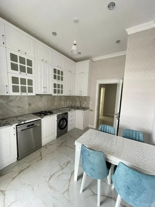 Kirayə verilir 2 otaqlı mənzil 80 m²